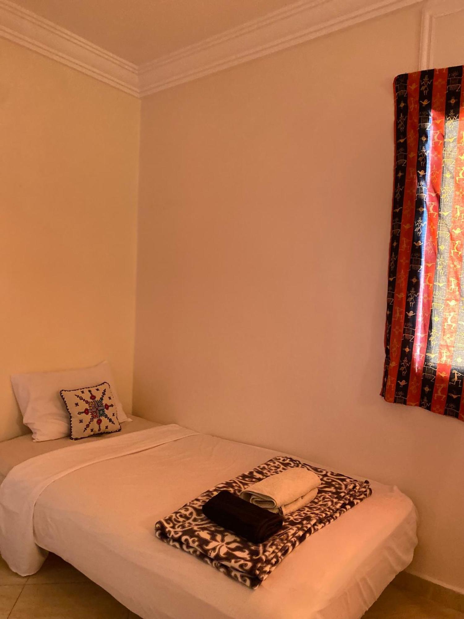 Chill Surfer Hostel Tamraght Bagian luar foto